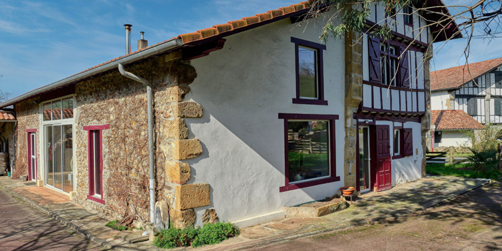 maison à ST PEE SUR NIVELLE (64310)